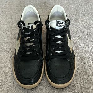 Size 38 golden goose tennis shoes. Great condition!